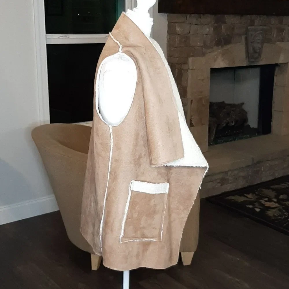 NWT Ellie & Kate Taupe Cozy Vest with Pockets
